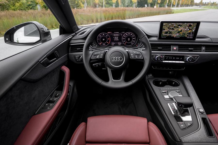 Торпедо Audi A5 Sportback 3.0 TDI Quattro 2016 года  (WW) (фото 9 из 17)